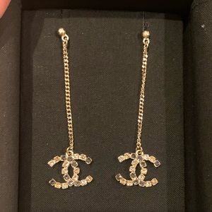 BRAND NEW 2020 Chanel Drop CC Crystal Earrings❤️❤️